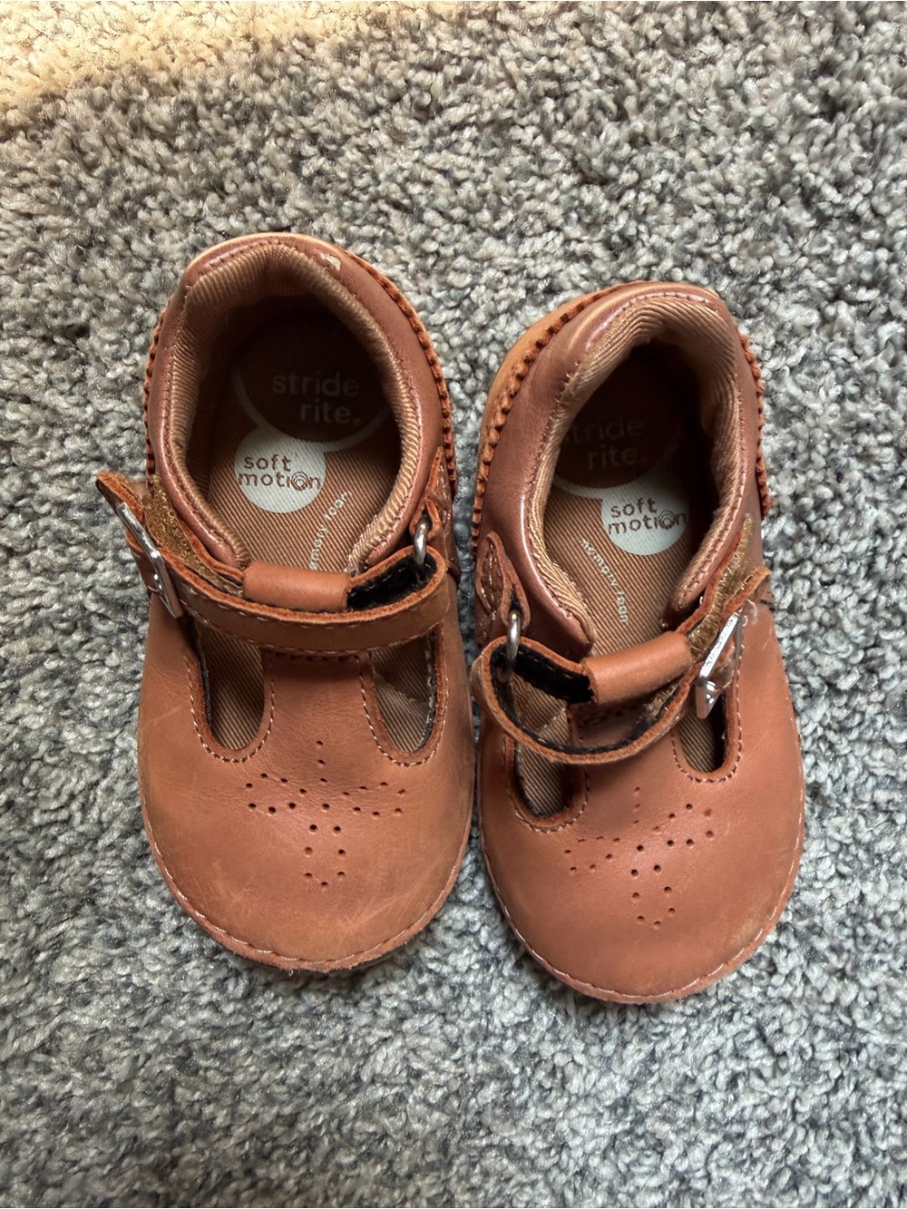Stride Rite Girls/Toddler Tan Leather Mary Jane Shoes. Size 5.5M